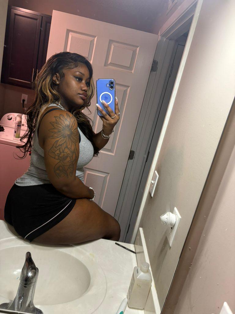 badbabeszn's tweet photo. Pretty with a purpose💜📸! https://t.co/No4KtilimA