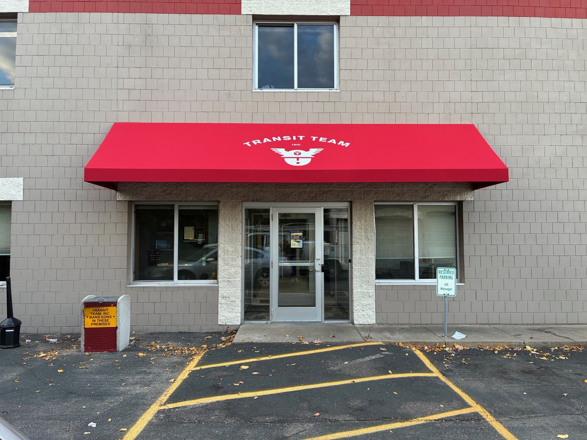 Hoigaard's recently recovered this stationary awning and applied new graphics to it for a commercial customer in Minneapolis, MN.