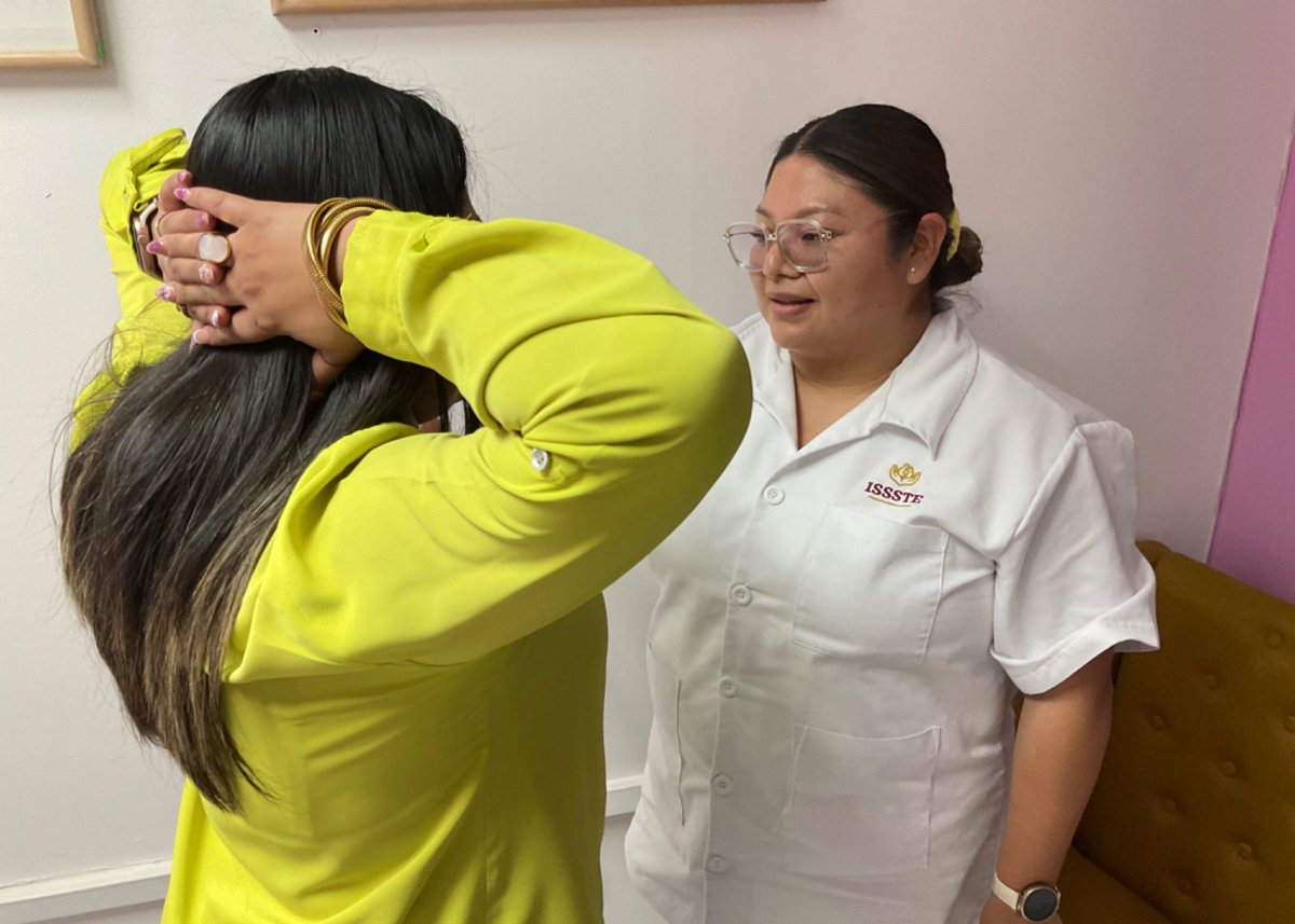 IsssteOaxaca_'s tweet photo. 2/2 Aplicado por personal de enfermería de la CMF+EQ Oaxaca, asimismo, con motivo del Día Internacional de la lucha contra el #CáncerDeMama 🩷conmemorado el 19 de octubre 🗓️, se implementó un espacio para la exploración de mama a la población femenina. 👩‍💼🧖‍♀️ https://t.co/snFHQs7gsy