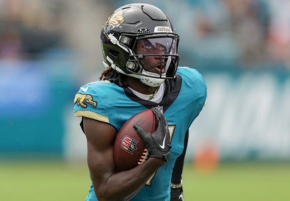 Awful: Jaguars struggling WR Brian Thomas Jr ranks 83rd among 83 WRs, catching just 64.3% of his catchable targets.

What happened to one of the brightest young stars of last season??

😬😬😬 