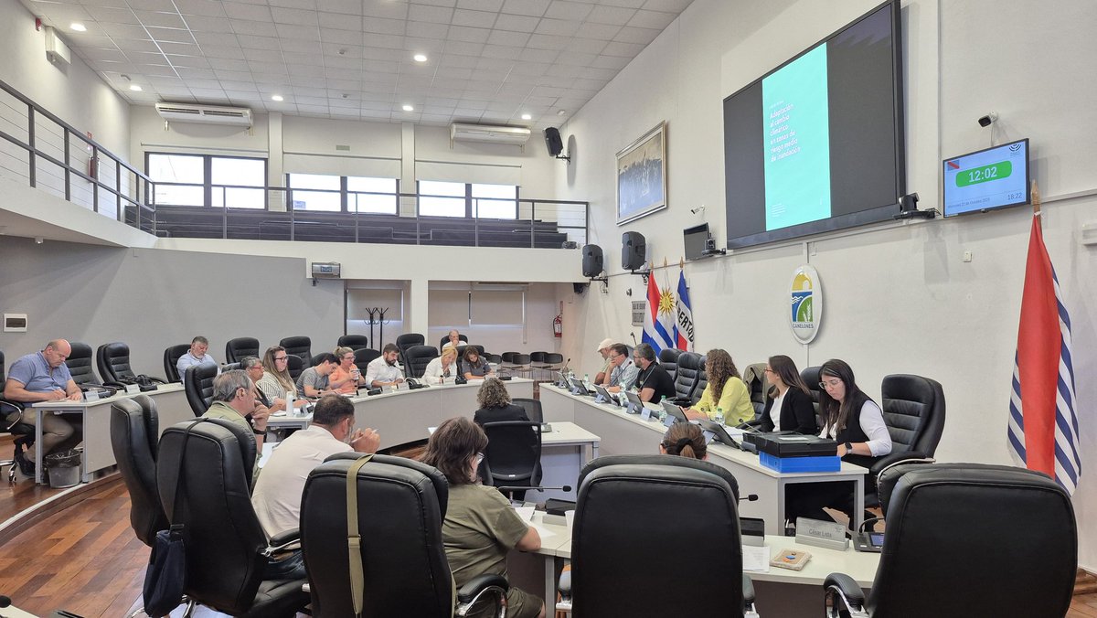 🔶️La Comisión N° 3 Ordenamiento Territorial, Nomenclátor, Vivienda y Medio Ambiente recibe a representantes de familias de Santa Lucía afectadas por inundaciones. 

#LegislativoDepartamental