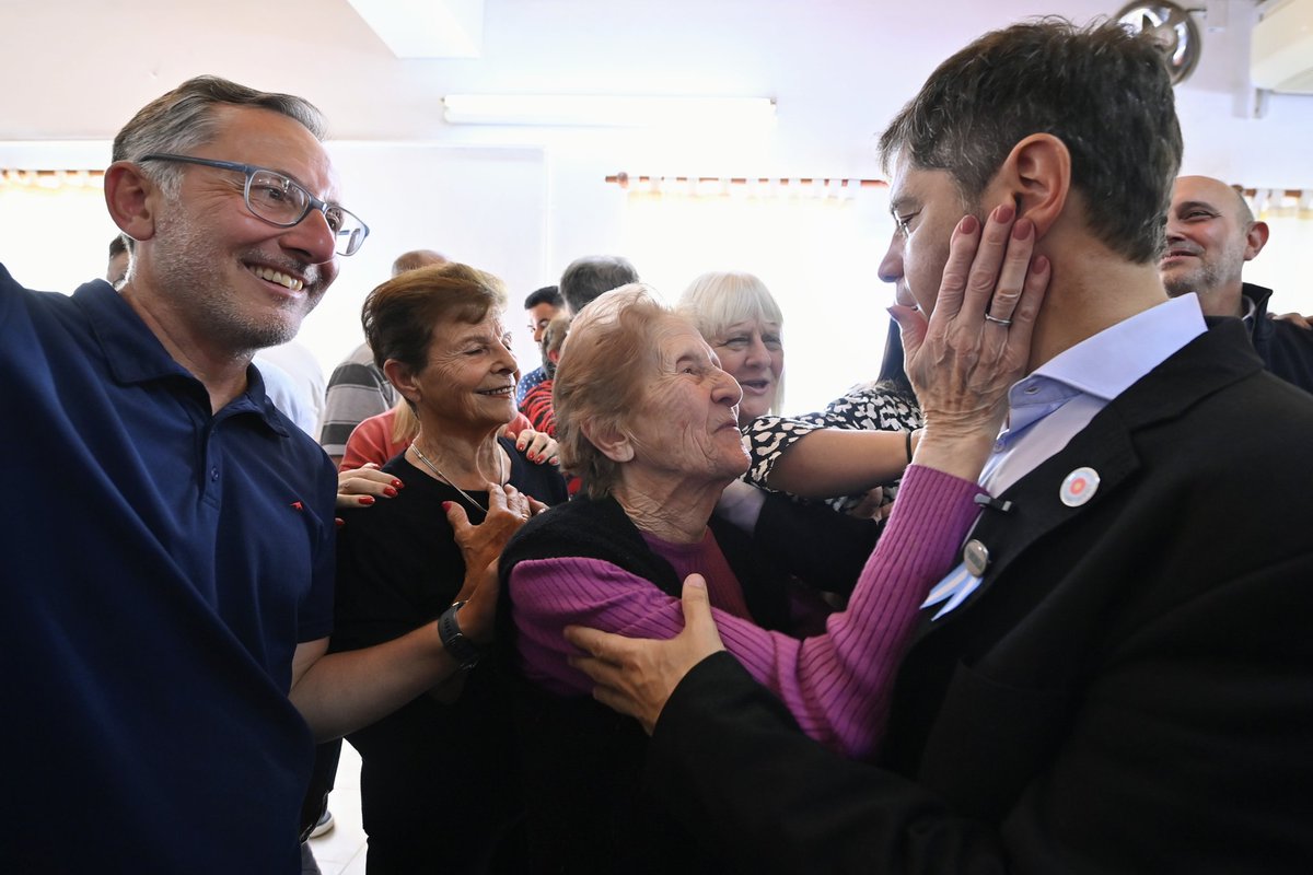 larroqueandres's tweet photo. Junto al gobernador @Kicillofok, el intendente Fernando Rodríguez y la subsecretaria de Políticas Sociales @BMeglia, visitamos el Taller Protegido General Pinto y el Centro de Jubilados "Valerio Caraballo", instituciones que brindan acompañamiento y contención a dos de los sectores que más sufren la crueldad del gobierno nacional.

A contracara de lo que hace Milei, en @BAProvincia nuestra prioridad es fortalecer y acompañar a los espacios de encuentro comunitario y de capacitación que garantizan que los bonaerenses más vulnerables puedan progresar y vivir con dignidad.