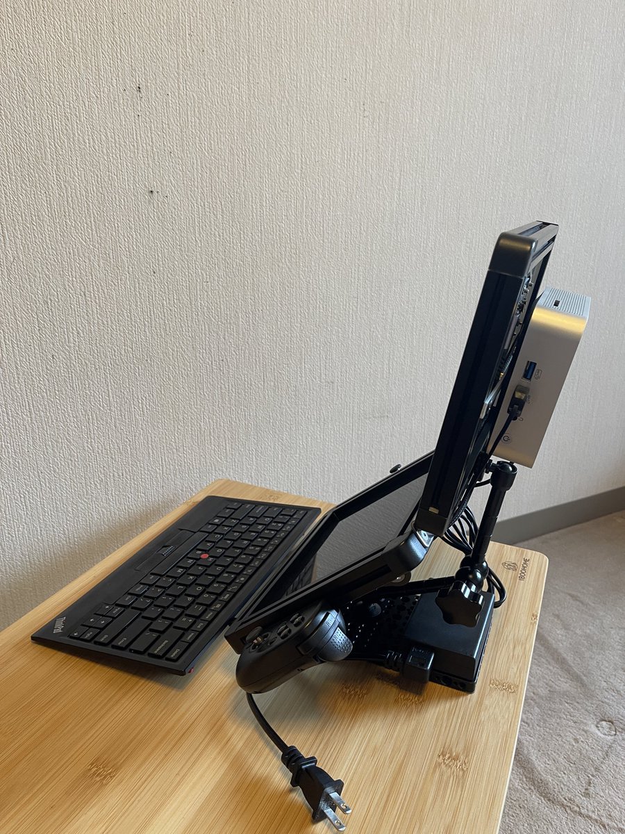 teamknox's tweet image. ようやくカタチが固まったミニPCによる『モバイルデスクトップ』。長かったけど、多分コレが今の時点の最適解。
#geekom #ミニPC #ryzen