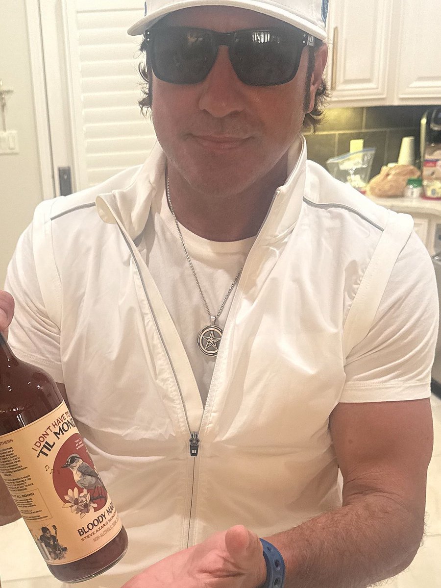 IDHTBMTM's tweet photo. Game day! Perfect for @steveazar signature I Don’t Have To Be Me ‘Til Monday Bloody Mary mix @chefdavidcrews @prrofficial @amazon @crowsnestgreenhills @mitchelldistributing @clarkspumpnshop @southernbevco #football #bloodymary #tailgate https://t.co/lDKROfzroD