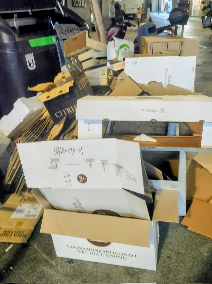 avaustrias's tweet image. #EstaBasuraNoEsMia 
#ElQueContamineQuePague
#TasaCentroInjusta
#TasaDeBasurasALaBasura
#AlmeidaNosRoba