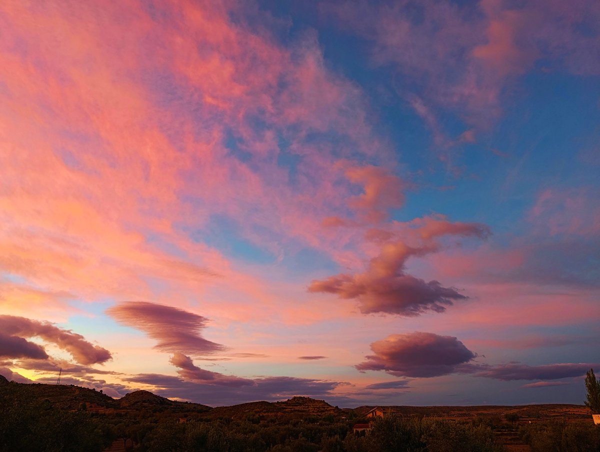 DelfinaMonfort's tweet image. Comparto mi atardecer #atardeceresmagicos #micielo #maestrazgo