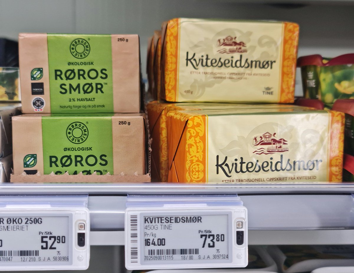 vips, så veide ikke ei pk Kviteseidsmør 500 gram lenger. Men prisen var likevel, helt umerkelig krøpet over 70 kroner. #krympflasjon
smøret produseres ikke i Kviteseid, men hos Meieriet Setesdal i Byglandsfjord. I Agder