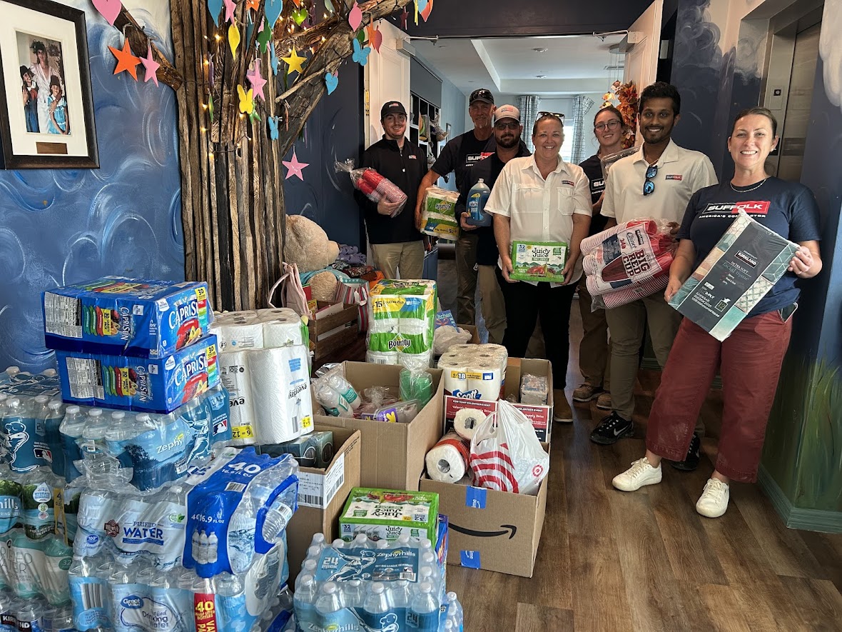 valerieshousefl's tweet image. A huge thank-you to Suffolk Construction! 💛

A dozen team members stopped by with carloads of donations — everything from group night meals to essentials our families rely on. You’re helping more than you know. 🦋 #ValeriesHouse #FamilyIsForever #CommunityLove