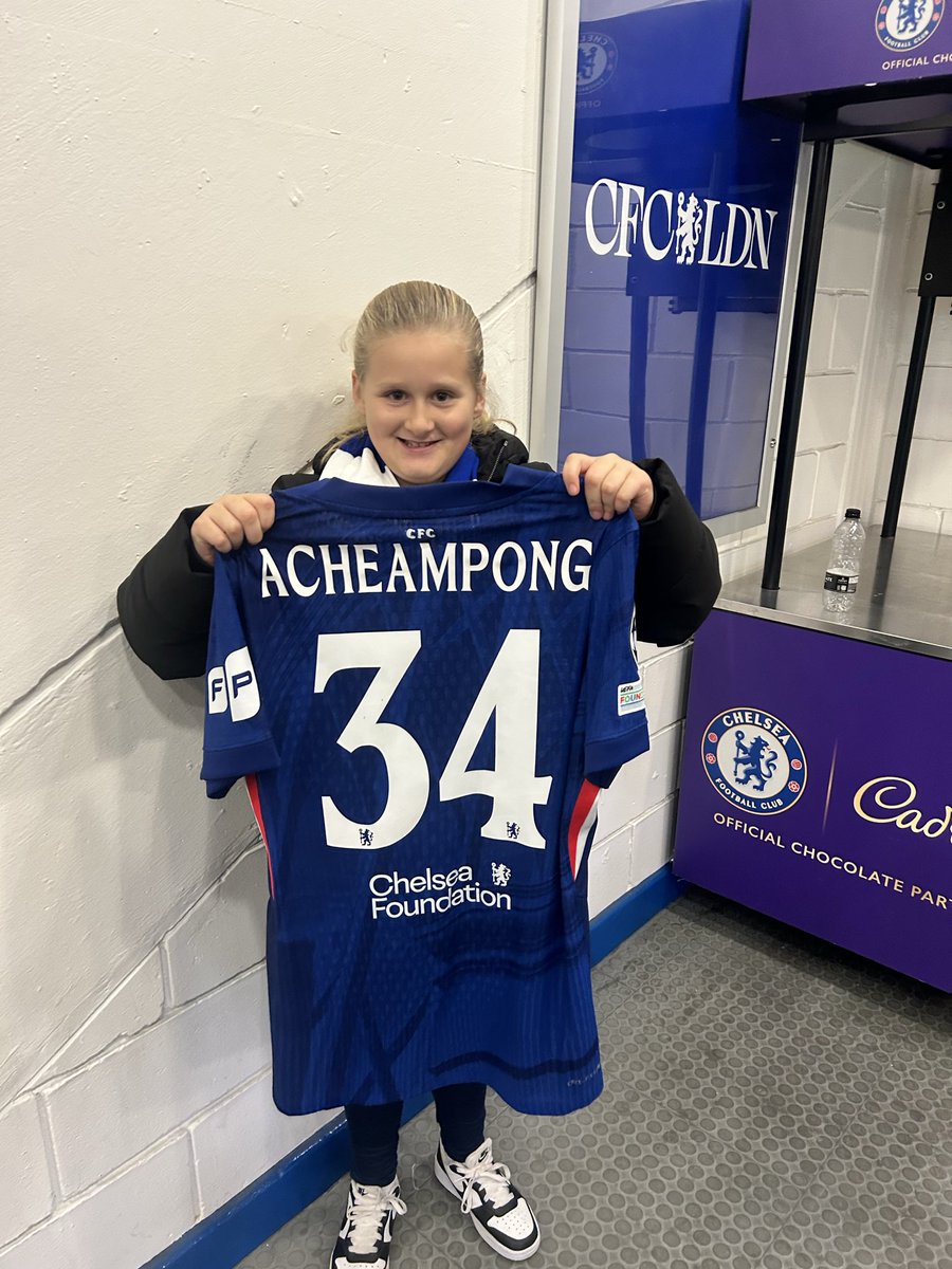 Harry1989cfc's tweet photo. Dreams have come true for Bella tonight ❤️ https://t.co/yIoCC7FbMZ