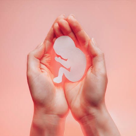 🚨BRASIL: Paloma Alves Moura, de 46 anos, morreu após esperar quase dez horas por atendimento em um hospital de Olinda.

Médicos teriam acreditado que ela havia feito um aborto e teriam negligenciado o caso, mas a chef de cozinha sofria de endometriose e chegou ao local com