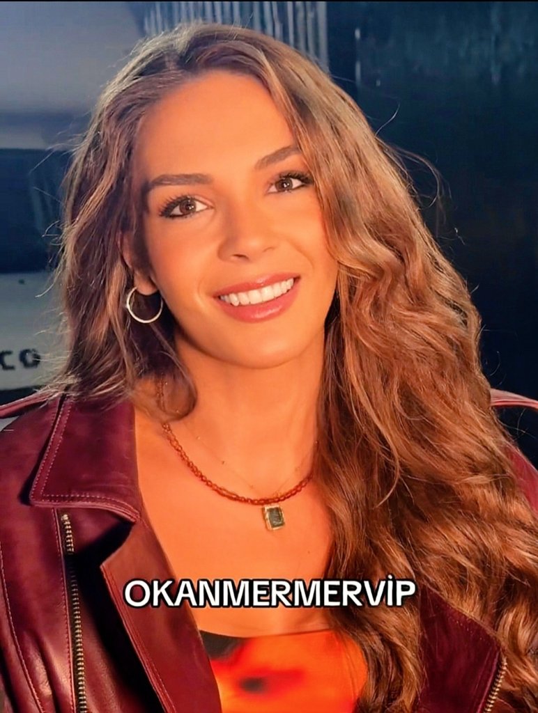 Posee la belleza y la dulzura de un ángel, mi ángel 🧚🏻‍♀️
#EbruṢahin🧡<a href="/rebrusahino/">Ebru Şahin</a>