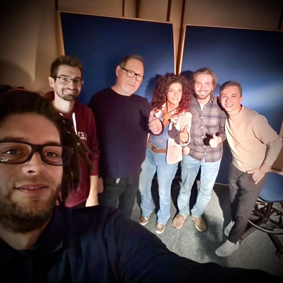 LadyBarbara4's tweet photo. https://t.co/w40OAUbP49
.
.
.
@Raiofficialnews @ValledAosta @ValaostaNotizie 
@RaiNews 
.
#Tg3 #vda #22ottobre 
.
#artiespettaccolo
.
*De la musique avant toute chose* ❤️
🎶🪗🎤🎶
.
#squadra 🔝🔝🔝🤩 https://t.co/NGODMGo1AX