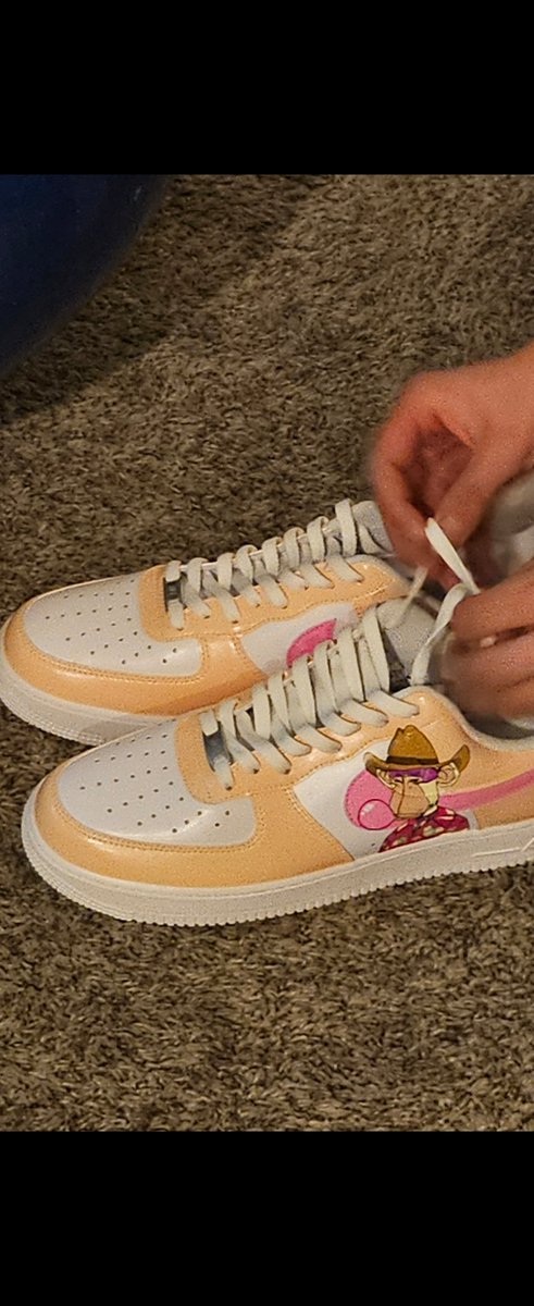 Yoooo Fam!! Just got these babies from <a href="/KicksByAchiles/">Achilles</a> just in time for #apefest!!! Thank you brother 🙏 Sooo sexy in Gucci 🔥 😆 also heads up Apes.. stop by NFT gallery JRNY while in town.. very close to the hotel in the arts district.. <a href="/JRNYGallery/">JRNY Gallery</a> <a href="/Bored_Bill_86/">BoredBill 🧙‍♂️🦍</a> <a href="/10KTFshop/">Wagmi-san</a>