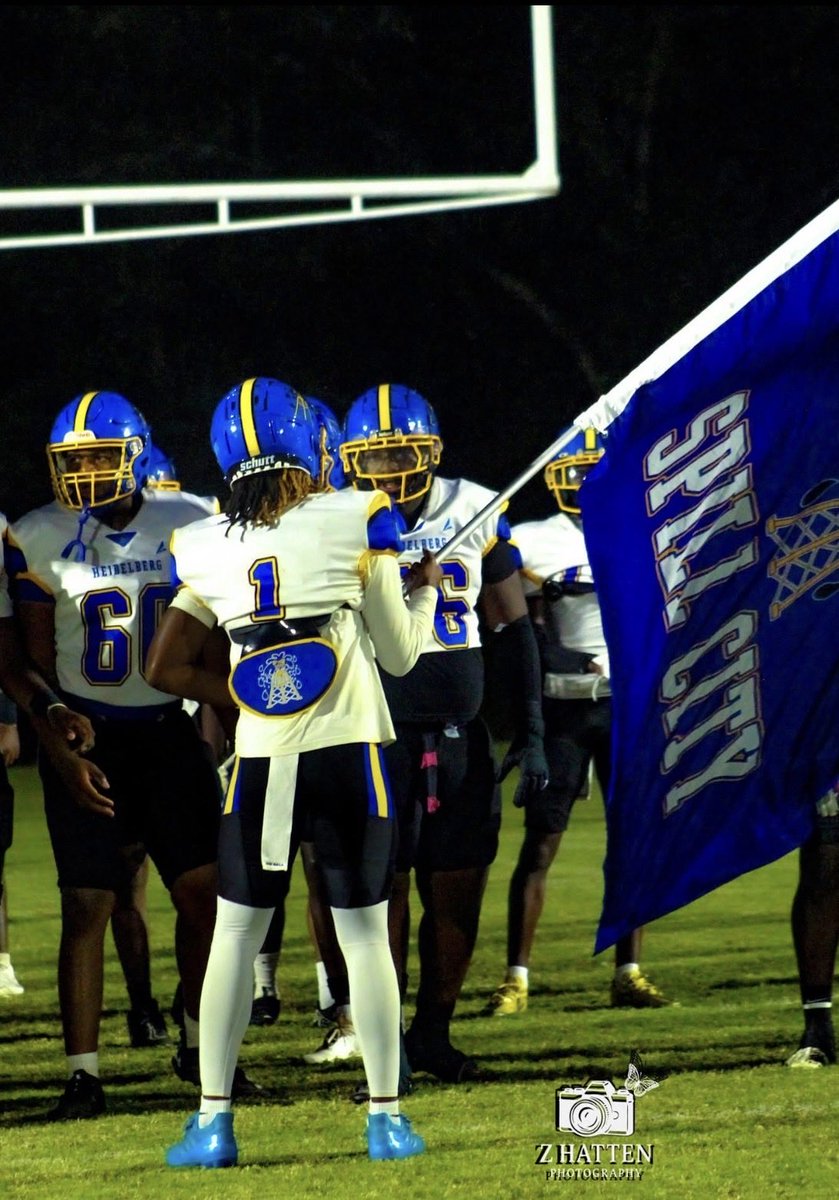 Chasecraft18's tweet photo. Me and my guys back at it tomorrow #HTOWNSTRONG💙💛!!@Oilers_Football https://t.co/DeqmCjq040