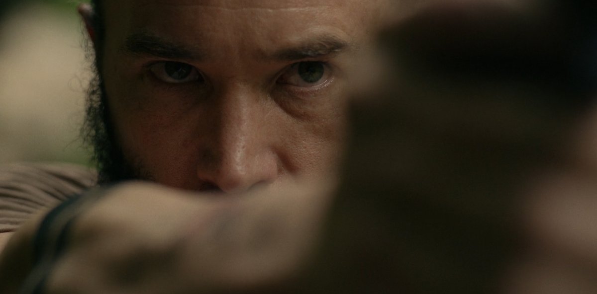 JackOCine's tweet image. L&apos;excellente mini-série #Task n’est pas tant intéressée par les dynamiques usées du polar, qu&apos;elle exploite délibérément, que par celles qui poussent ces habitants du Nord-Est de l’Amérique à combattre leurs démons, jour après jour. Une œuvre franchement passionnante.