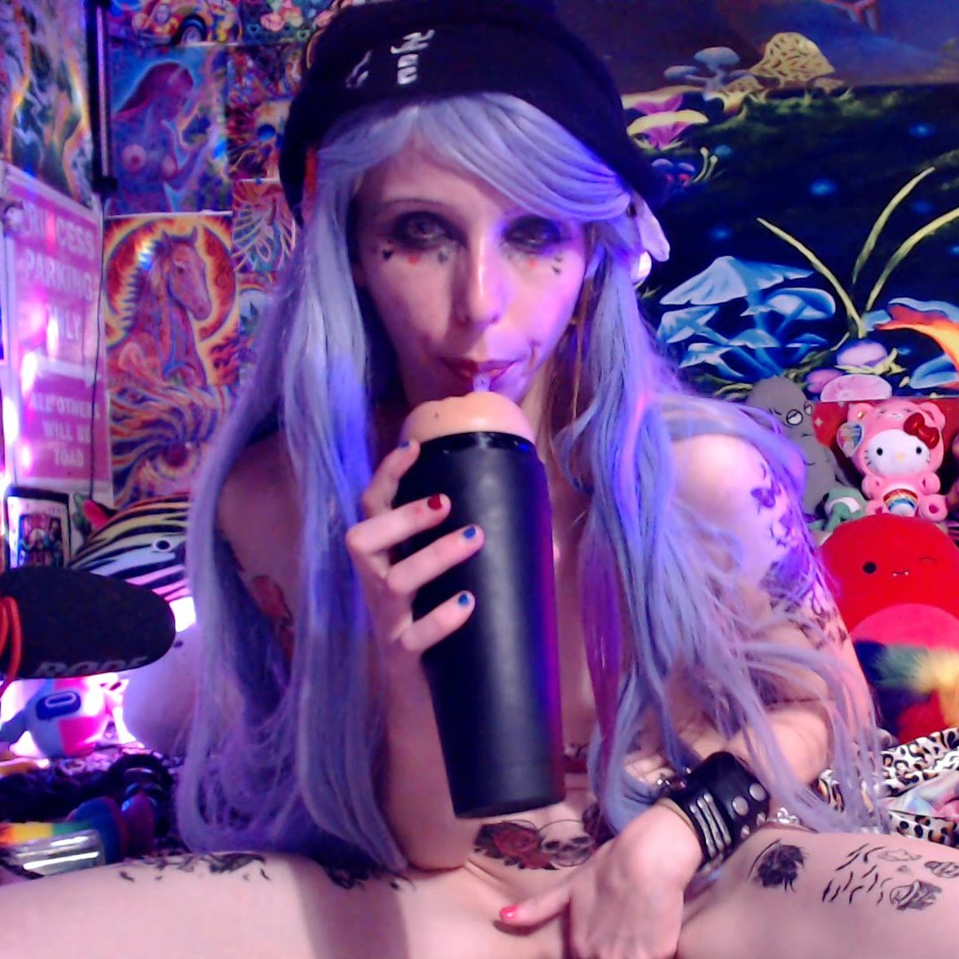 ❄️ SᑎOᗯY ᗩᑎGᕮᒪ ❄️ 😇🤟 tweet media