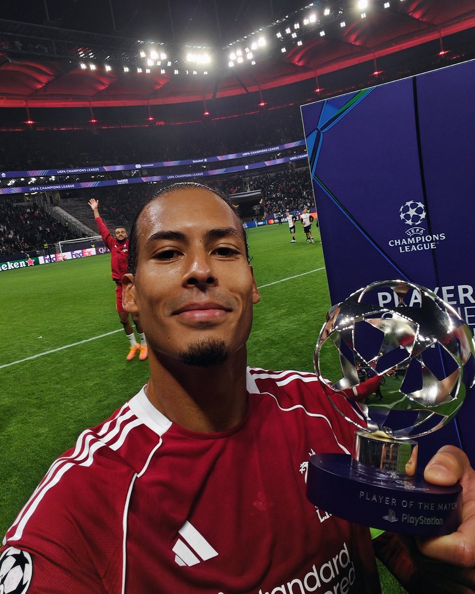 A selfie from the #UCL Player of the Match 🤳🇳🇱