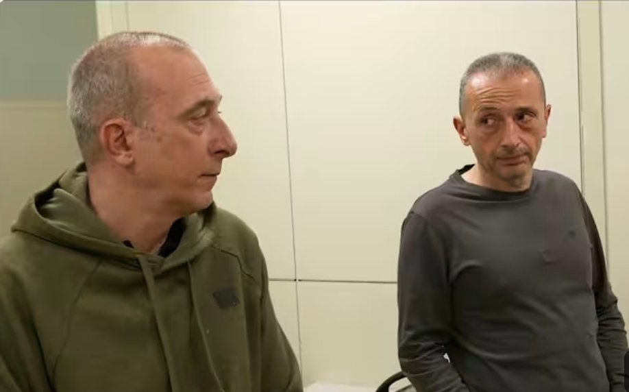 Παρακαλειται η UNESCO να φυλάξει το σημερινό επεισόδιο των Οικογενειακών Ιστοριών ως Μνημείο Παγκόσμιας Πολιτιστικής Κληρονομιάς. Fight Club ευχαριστώ, έξω οι μίζεροι απ' εδώ

<a href="/KostasVaimakis/">Kostas Vaimakis</a> <a href="/mikros_satrapis/">Γιάννης Τσαούσης</a>