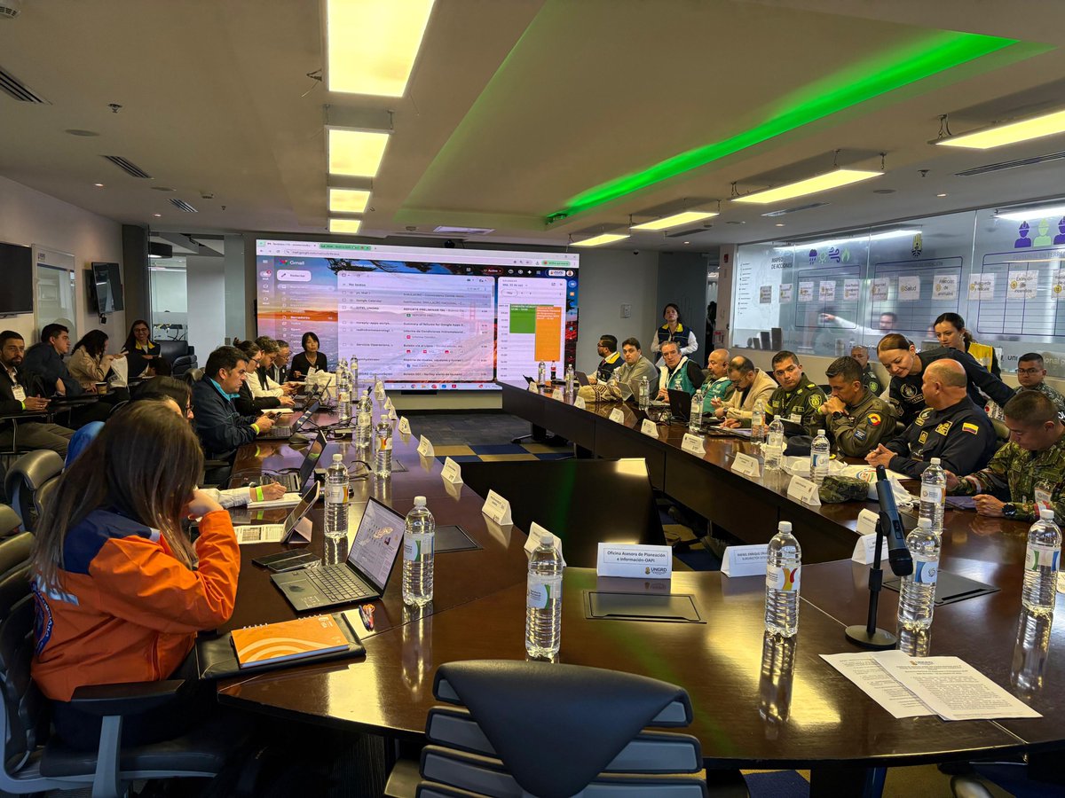 IDEAMColombia's tweet image. 🚨El #Ideam participó en el #SimulacroNacional 2025 desde la Sala de Crisis Nacional junto al Sistema Nacional de Gestión del Riesgo.

📡Seguimos monitoreando la #TormentaTropicalMelissa y aportamos el modelo hidrológico del ejercicio en Hidroituango.

#SimulacroNacional