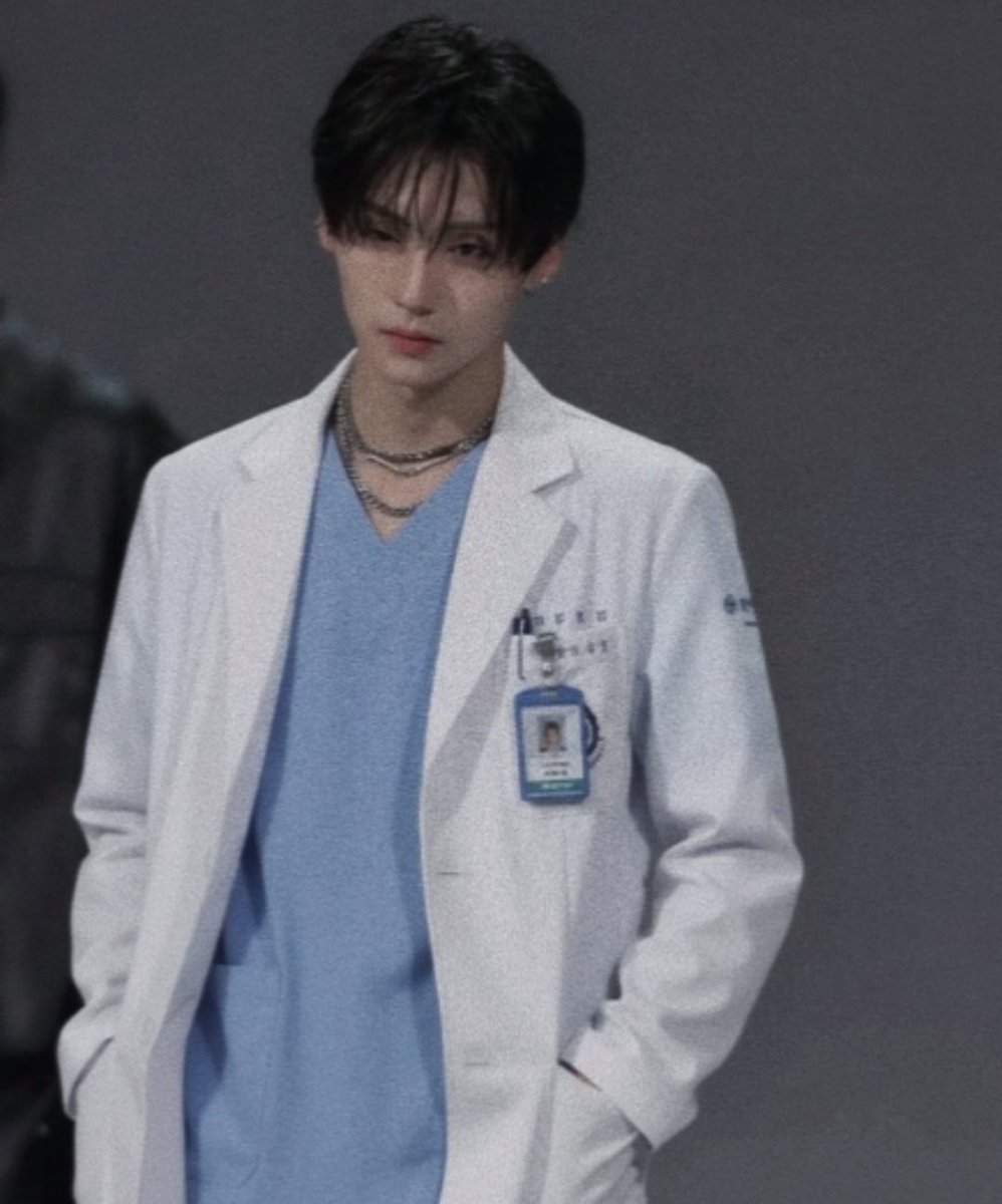 v0journal's tweet photo. #wonxin few tweets #au 
~ same eyes diff story 🧵
he looks like u, but he’s not urs.

keandra never thought he’d see alcazar again, until a kid with the same eyes showed up in his hospital. five years apart, same look, diff story. and somehow, the ache never changed

🦋 https://t.co/ro0pwjUu81