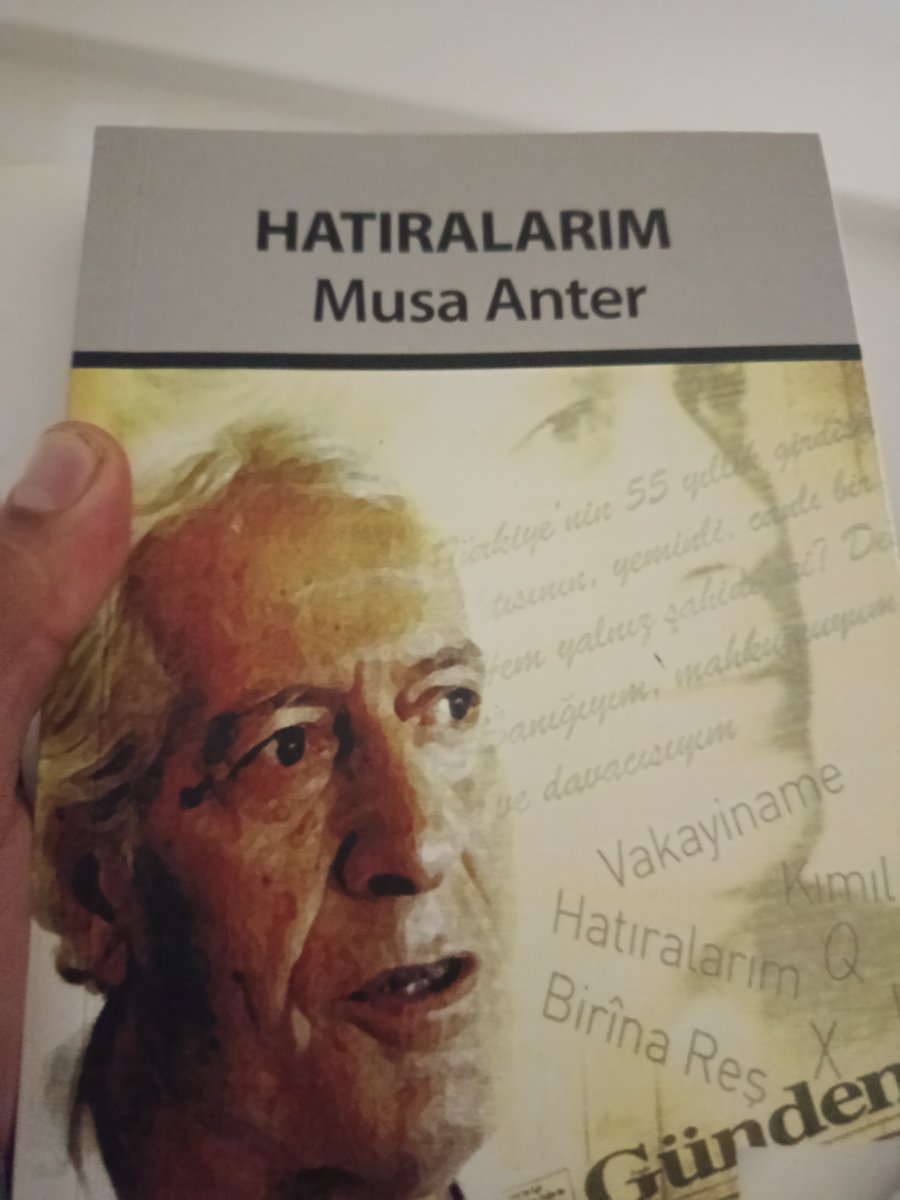 brahim136782843's tweet photo. Ve cellat uyandı yatağında bir gece. Tanrım dedi, bu ne zor bilmece. Öldükçe çoğalıyor adamlar, ben tükenmekteyim öldürdükçe.
"Apê Musa " https://t.co/veBlrb7jK3