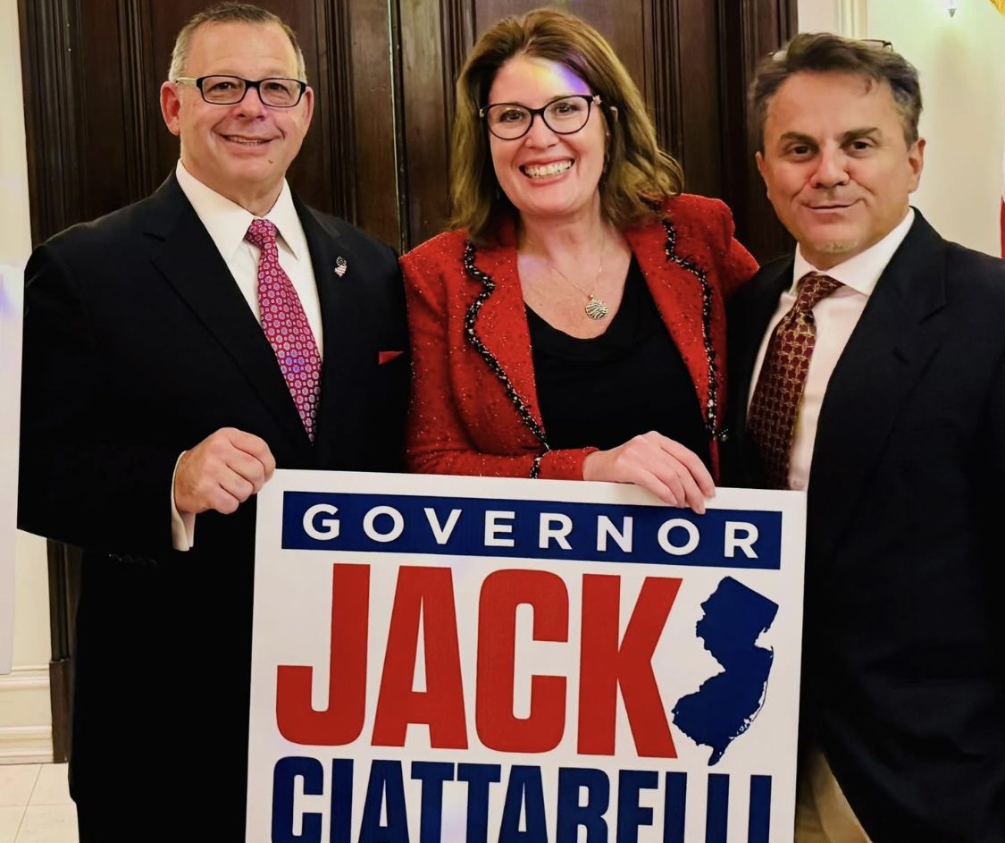 OpenSourceZone's tweet photo. Just In: Alpine Councilman David Kupferschmid switches party to the GOP and Endorses Jack Ciattarelli Per New Jersey Globe https://t.co/PghBB4usgU