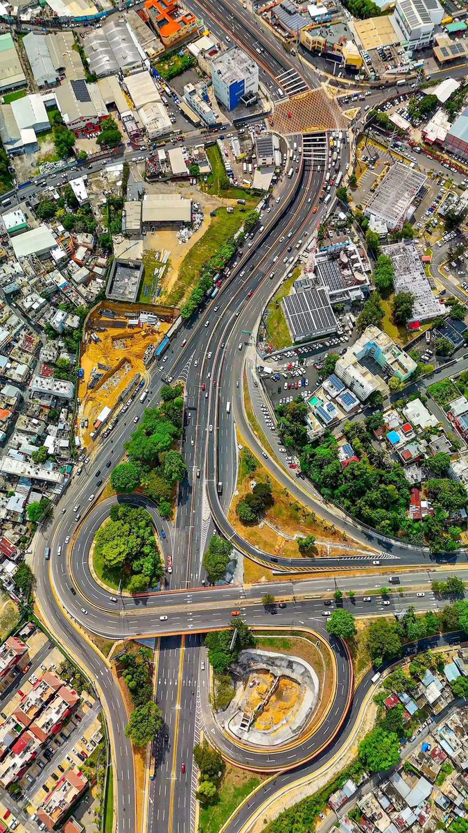 Una excelente imagen aérea de la solución vial de “Pintura” en Santo Domingo Oeste. Impresionante ✨.