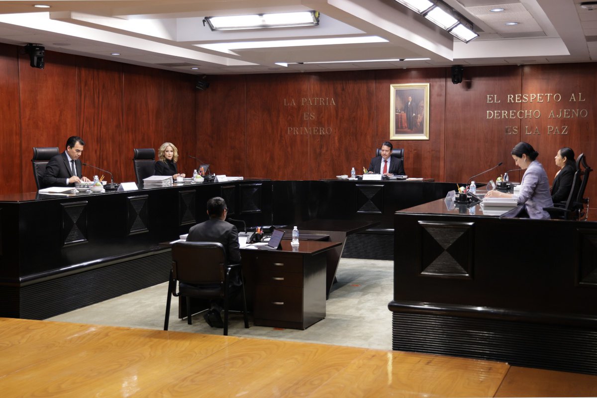 LRomo18's tweet image. 👩🏼‍⚖️⚖️ Participamos en la Séptima Sesión Ordinaria del Pleno del @OAJ_Mex. Refrendando nuestro compromiso inquebrantable en servir a la justicia mexicana.
@SCJN @tdjmex @TEPJF_informa
#NuevoPoderJudicial #JusticiaParaTodos