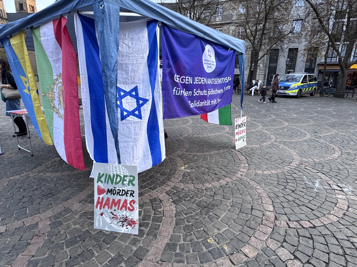 LoveGuerillero's tweet photo. 🖤❤️ Unsere wöchentliche Mahnwache/Kundgebung #GegenJedenAntisemitismus  ✡️ 🇮🇱 am 22.10.2025, #Bonn, so lange bis alle(!) Geiseln zuhause sind. #BringThemHome 🎗️✡️🇮🇱
#FreeTheHostages #FCKHMS #FreeGazaFromHass #RapeIsNotResistance #BelieveIsraeliWomen #JinJiyanAzadi  #bn2210 https://t.co/LMBn4Y1CnN