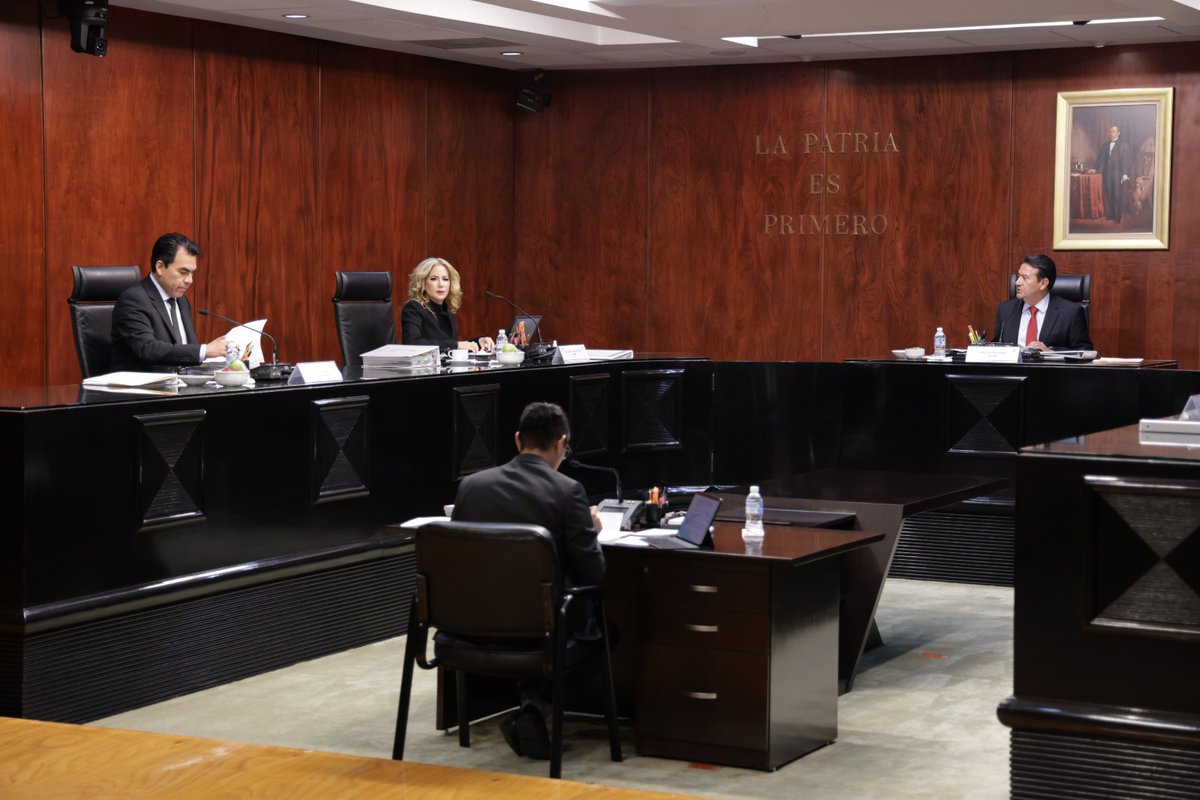 LRomo18's tweet image. 👩🏼‍⚖️⚖️ Participamos en la Séptima Sesión Ordinaria del Pleno del @OAJ_Mex. Refrendando nuestro compromiso inquebrantable en servir a la justicia mexicana.
@SCJN @tdjmex @TEPJF_informa
#NuevoPoderJudicial #JusticiaParaTodos