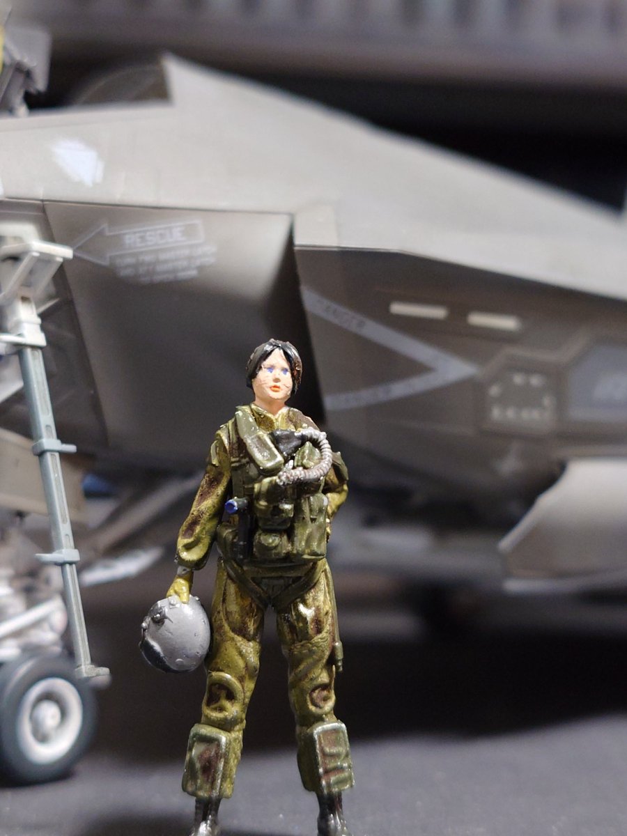 takacchi1729's tweet image. F35C完成しました
初めての1/48航空機でしたがタミヤのパチピタキットのおかげでストレスなく組み上がりました
他の航空機にも手をのばしたくなりました
#f35c 
＃タミヤ