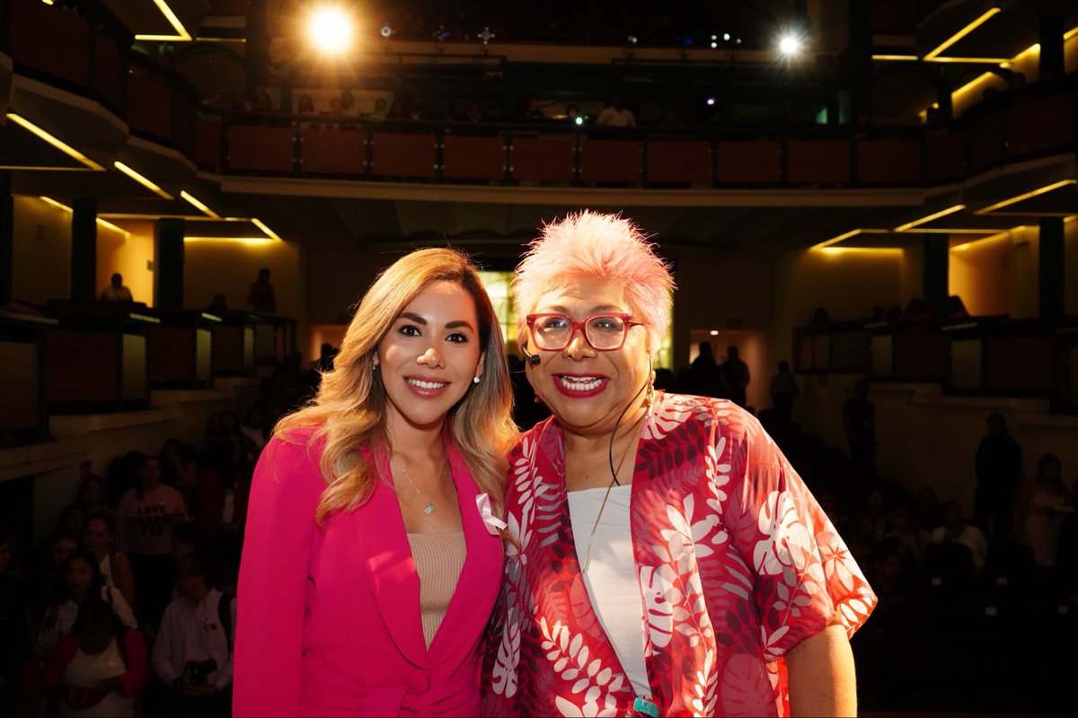 El monólogo “Deschichada mas no Desdichada” nos conmovió profundamente. 💗
Gracias Yeka por recordarnos que la detección oportuna salva vidas y que, incluso en los procesos más difíciles, las mujeres somos luz y resiliencia.

Agradezco al Presidente <a href="/pepechedrauimx/">Pepe Chedraui 🇲🇽</a> por