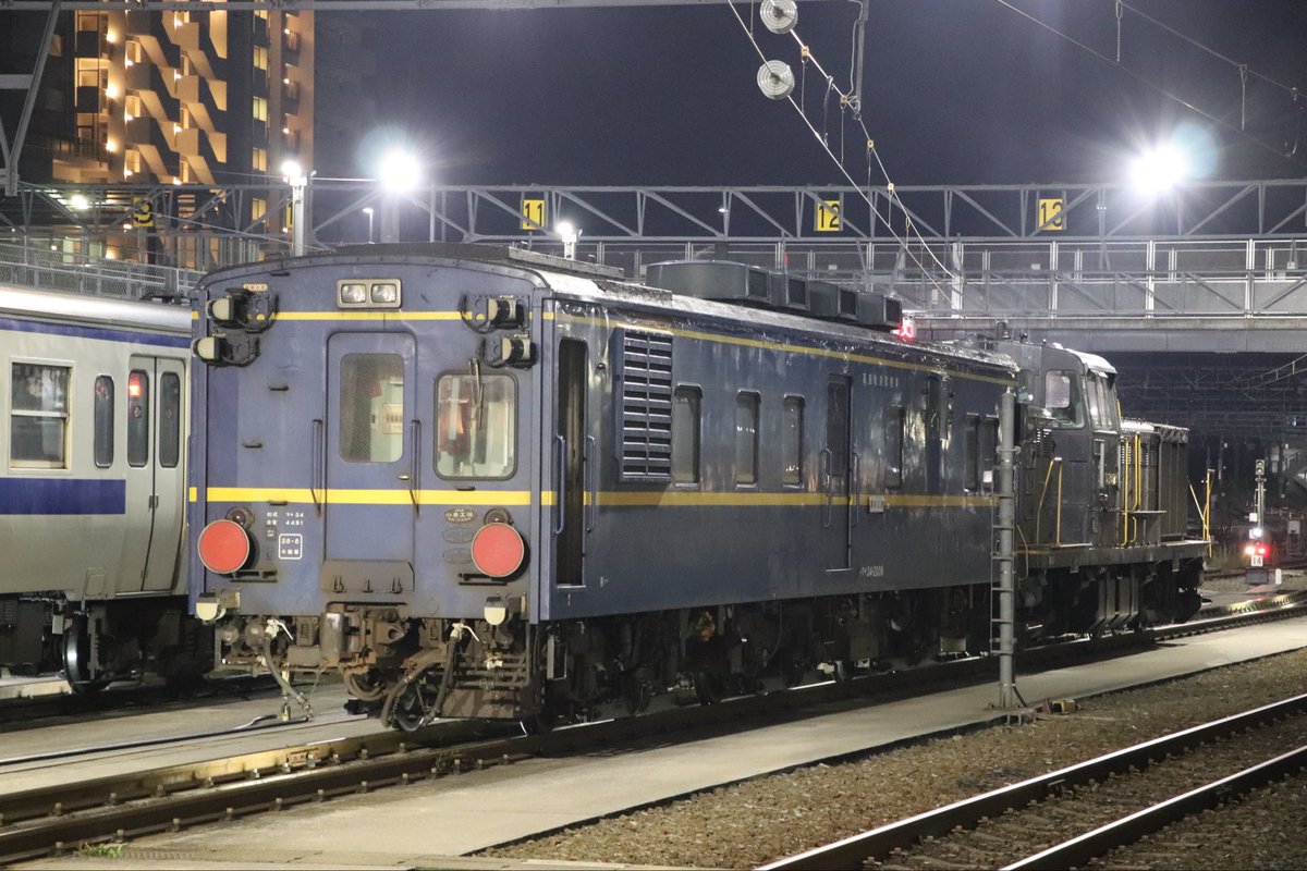 KK19961223's tweet photo. マヤ34形(マヤ34-2009)が小倉で解体されたそうです。1959年(昭和34年)に第１編成が落成し１０両で軌道検測車として日本各地で活躍し、最後に残ったJR九州在籍の第９編成が近年引退し全車廃車になりました。
検測の仕事お疲れ様でした。そして、ありがとうございました。

 #JR九州
#マヤ34 #マヤ検 https://t.co/k9ZJHyDTTP