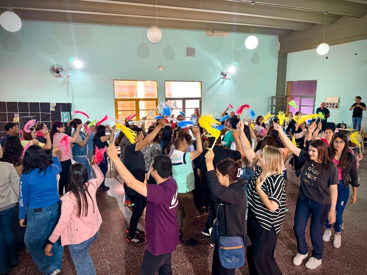 Cierre exitoso de la capacitación provincial en TDAH y TND en Chamical. Cientos de docentes de La Rioja fortalecieron herramientas para el acompañamiento de estudiantes neurodiversos.
Una iniciativa junto a los Min. de Salud y Educación. Gracias <a href="/TeresitaMadera/">Teresita Madera</a> y Dorita Rodriguez