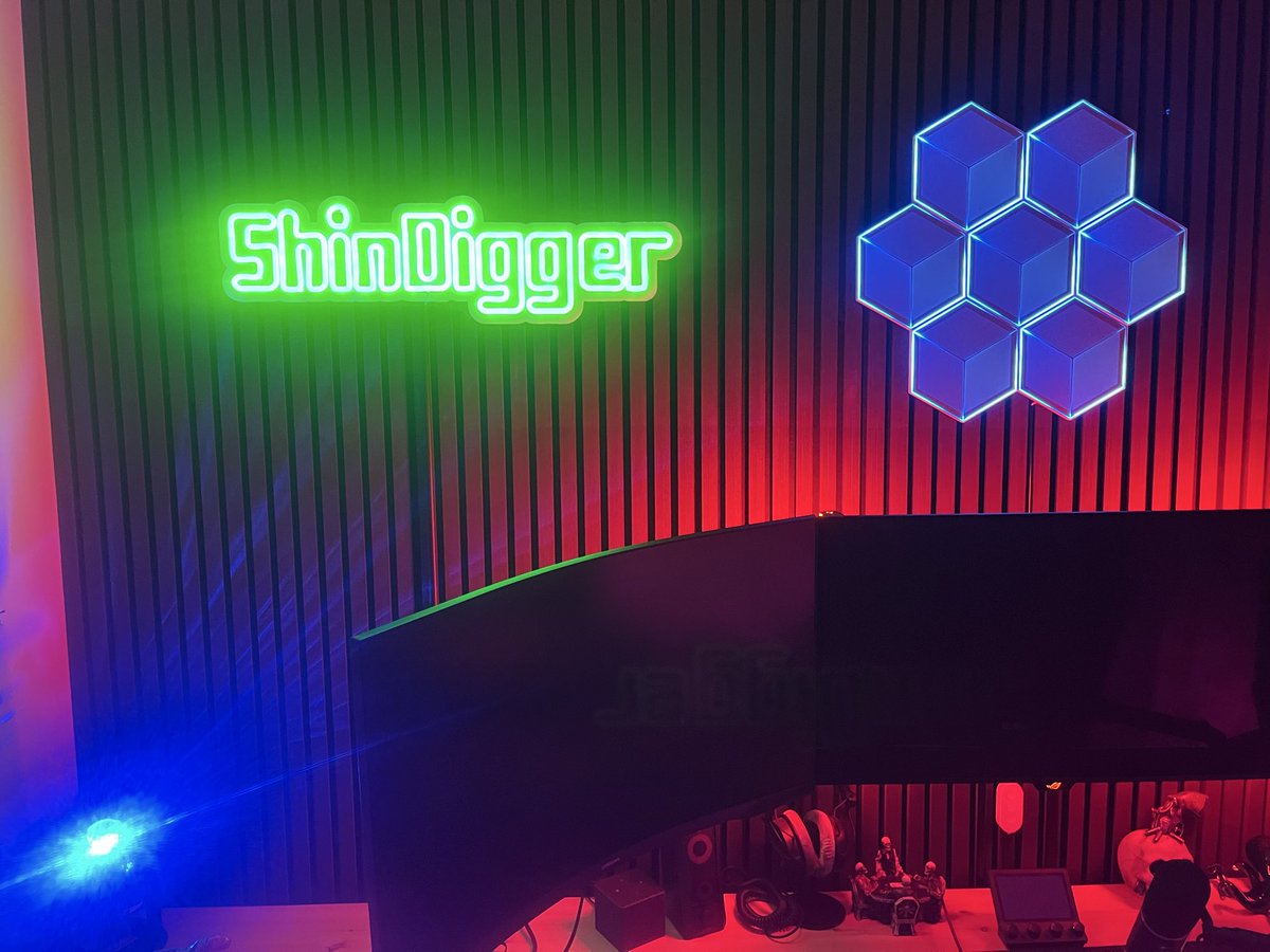dannykay8's tweet photo. @ShinDiggerBeer how cool is this in my mates Games room 👀👀 Shindigger on tap also 👏🏻👏🏻🤩🤩 https://t.co/2rR8U4GGtz