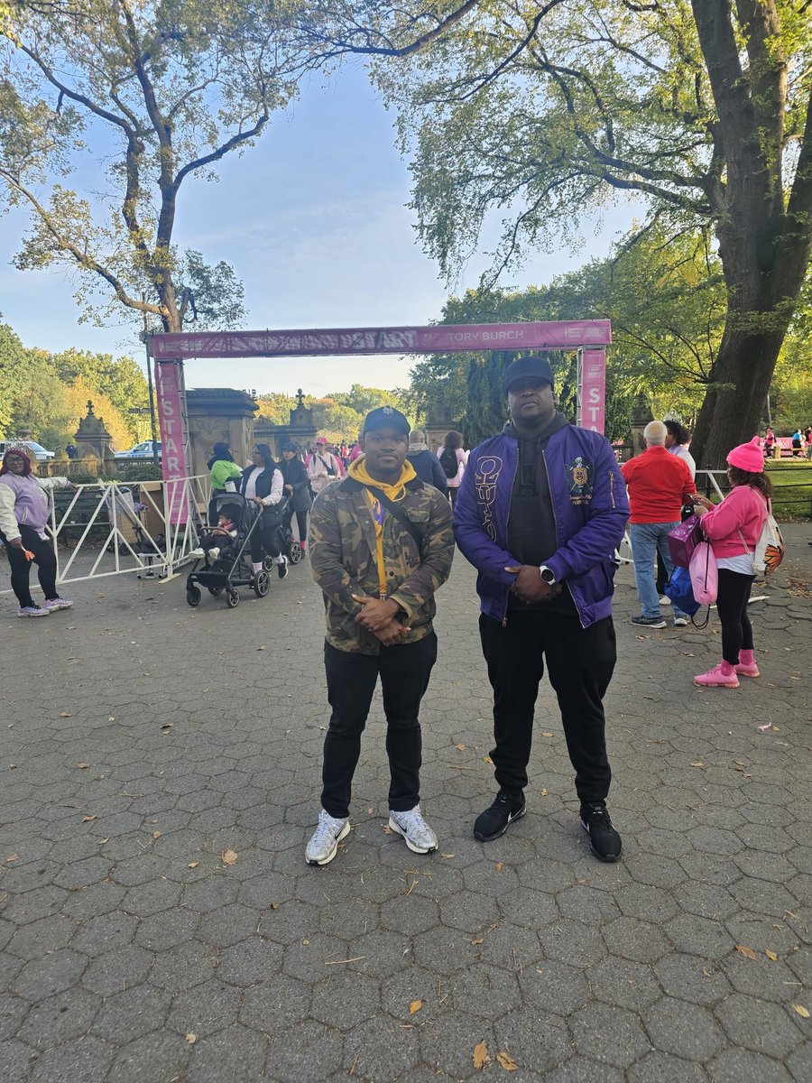 EpsilonQues's tweet image. 💗 The Brothers of Epsilon proudly walked in solidarity to honor, uplift, and remember those impacted by breast cancer.

#EpsilonChapter #BreastCancerAwareness #OmegaPsiPhi #QueYorkCity #MightyE