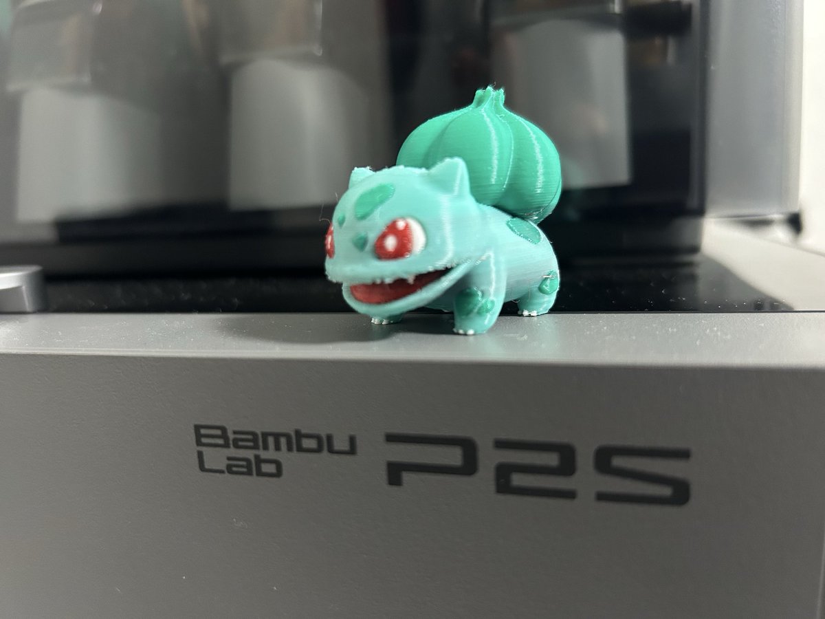 ay_uhc's tweet image. 初マルチカラー印刷は
キミにきめた‼️

設定ほぼ無しでアプリからポチッ
でプリントアウトできるから凄すぎ🙄

気になったのは、フィラメント切り替え時の動きの速さと音と振動🫨
あと、この大きさの造形物でバタービール一杯分のゴミが出ること😅

総じて可能性感じてます💪

#3DP
#BambuLab 
#P2S