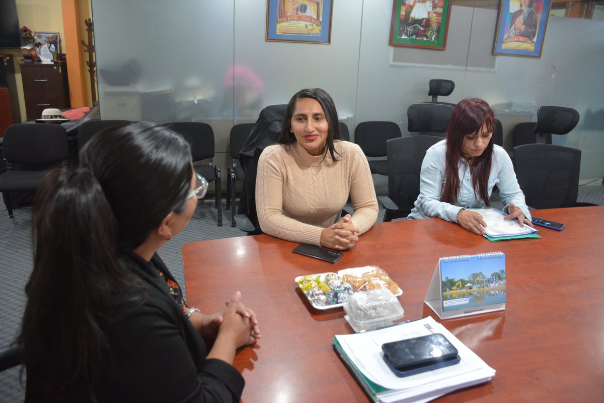#FDI | La Directora General Ejecutiva  recibió la visita de autoridades municipales de #Porvenir #Pando con el objetivo de realizar seguimiento a los proyectos 

#ElFuturoEstáEnElCampo
#GobiernoDeLaIndustrialización
#AñoDelBicentenario
#VamosPorBuenCamino