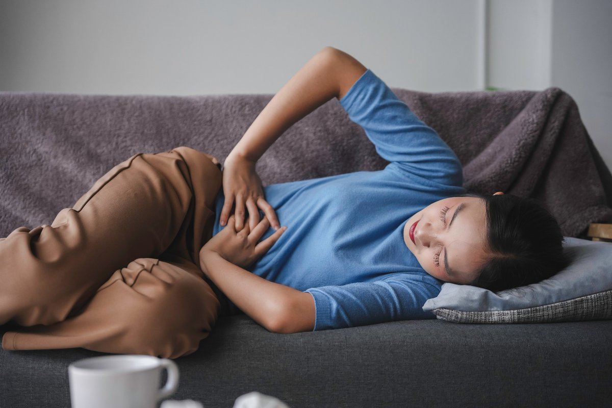 NewsMedical's tweet image. Women who follow a Mediterranean diet may have up to 94% lower odds of endometriosis. 🌱 Discover how plant-based eating could support reproductive health. Read more: news-medical.net/news/20251022/… #Endometriosis #MediterraneanDiet @SciReports