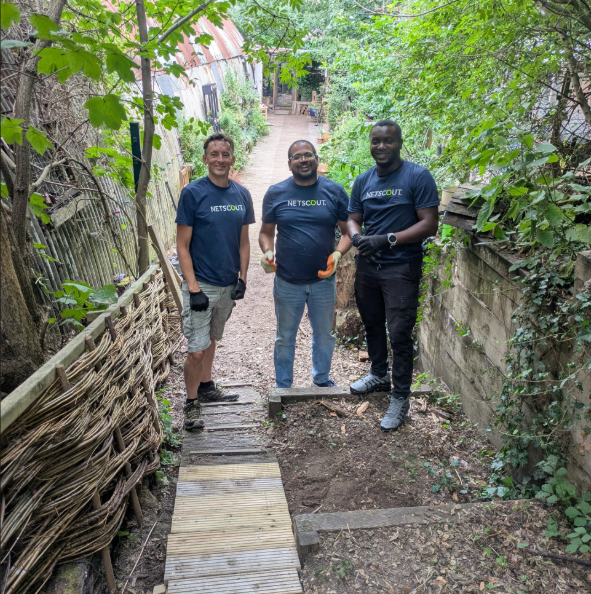 NETSCOUT's tweet image. Turning urban wastelands into thriving ecosystems isn’t easy, but it’s worth it.
At Brickmakers Wood, our team joined the Eden Rose Coppice Trust to create safe, inclusive spaces for those living with cancer, mental health challenges, and social isolation.
Here’s what we…