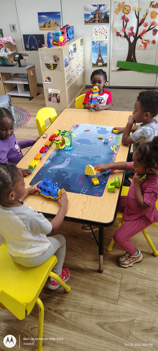 TheDanielCenter's tweet image. Learning in action! 🔢🧱✏️ Pre-K students explored math, built creativity with LEGO Discovery sets, practiced hands-on building skills, and went on an exciting field trip to see learning in the real world!

#PreKFun #HandsOnLearning #STEMExploration #CreativeMinds #EarlyLearning