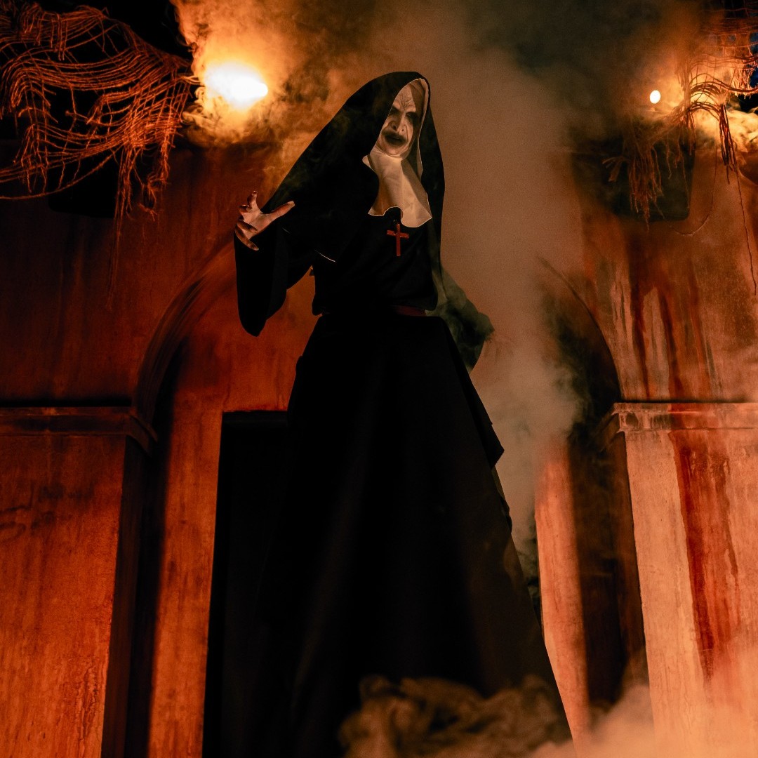 WonderlandNews's tweet photo. The Warrens warned you… but you came anyway. 👀

Face Valak and the horrors that await inside The Conjuring: Beyond Fear, only at Halloween Haunt. 💀 

#TheConjuring #HalloweenHaunt #CanadasWonderland #TorontoHalloween #HauntedAttractions #SpookySeason  #TorontoThingsToDo https://t.co/SVBVYUPeZd