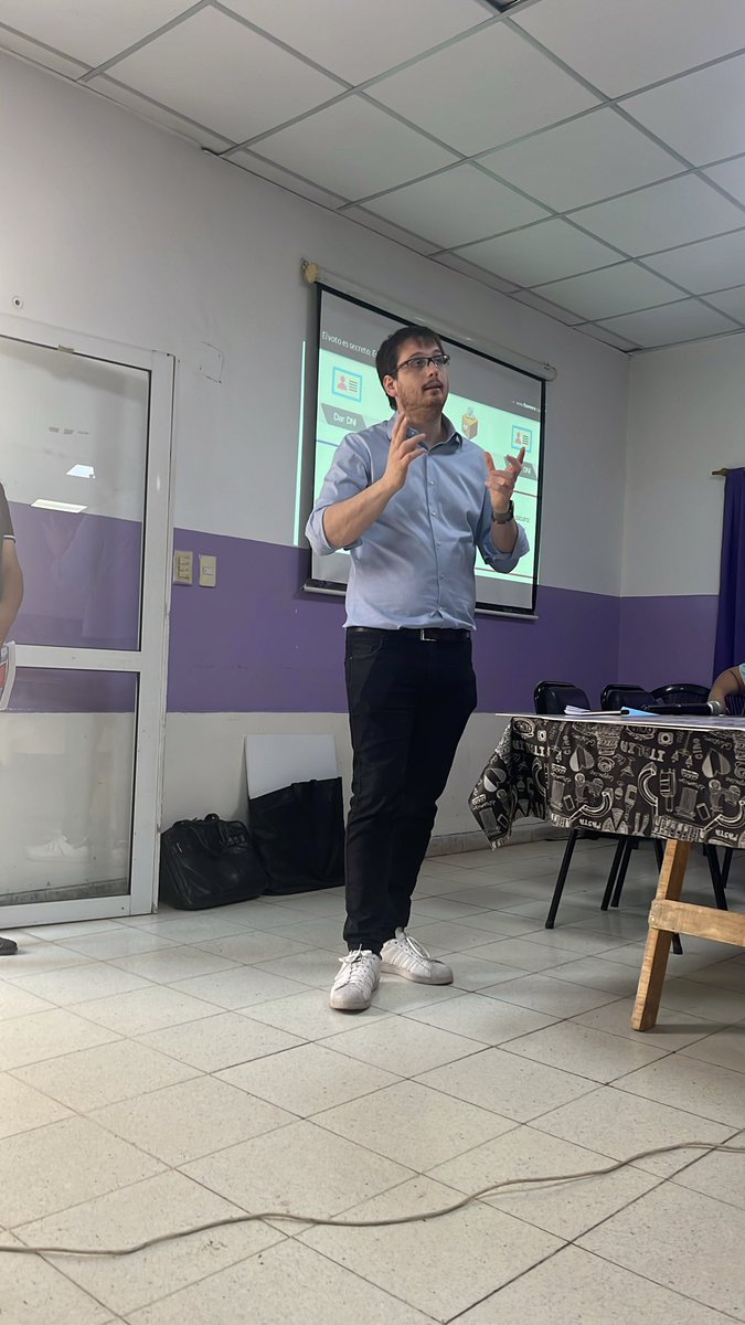 Ramisoria's tweet photo. Excelente capacitación contador. Todos afilados para el domingo 💪🏽💪🏽💪🏽. 
Más claro imposible 😎. 

P/D: ( ni el día de su cumpleaños descansa)

Feliz Cumpleaños FZ
@GZamoraSDE  
@NormafuentesSDE https://t.co/PIgKfKqqdH