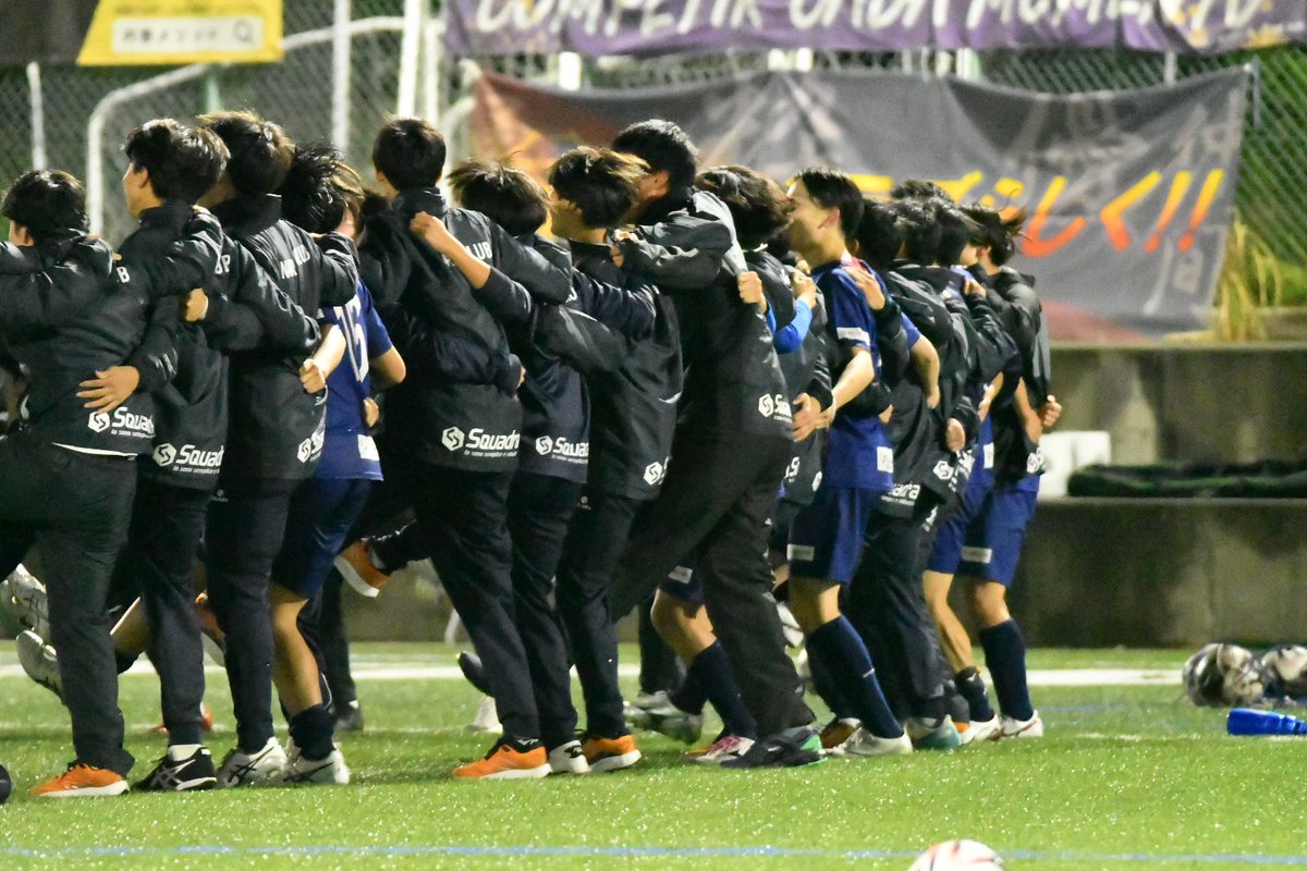 shinji826's tweet photo. お互いレギュレーションを試合前から理解していたなら共に４点以上取ることが次に進むための絶対条件だった。
その中で来期ユース最高峰のプレミアリーグでの戦いを宿命とするガンバ大阪に前半ラスト５分で３点、後半開始早々に４点目、１点返された直後に５点目を決めた奈良クラブが準々決勝へ進出。 https://t.co/Fm8QiknJNS