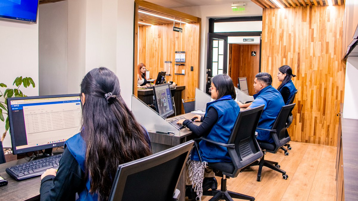 #UDACampus360 🧑‍💻💬
Realizar #pasantías permite a los #estudiantes adquirir experiencias en el entorno laboral y comprender de manera más cercana las áreas relacionadas con su #profesión.
🗞 Entérate: shorturl.at/euN0H