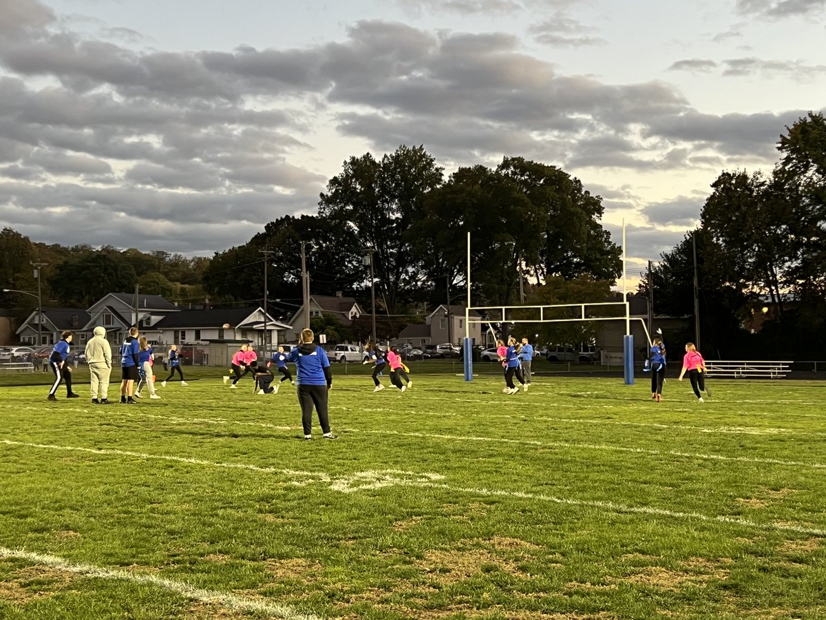 Remmy Vance gets the 2nd score for the Sophomores! They lead 14-0.