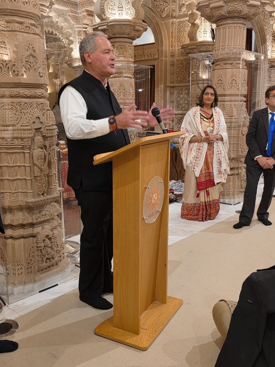 BobBlackman's tweet image. 11th stop on #TourofTemples2025 #NutanVarshAbhinandan @anjanapatel01 @paulosborn @ChetnaHalai @ParmarMina @Blackman4Nicola @cllrhiteshkaria @vipincmithani @TeliYogesh @priteshpatel00 @ramjichauhan @SamSumaria @NeasdenTemple #JaiSanatan #JaiShriRam #JaiShriKrishna