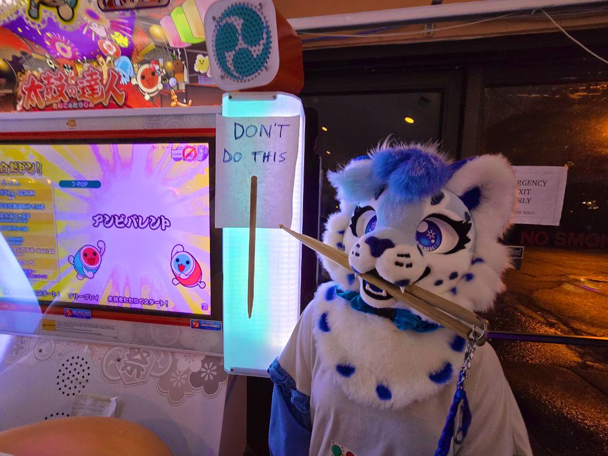 目の奥には何も考えていない   XD