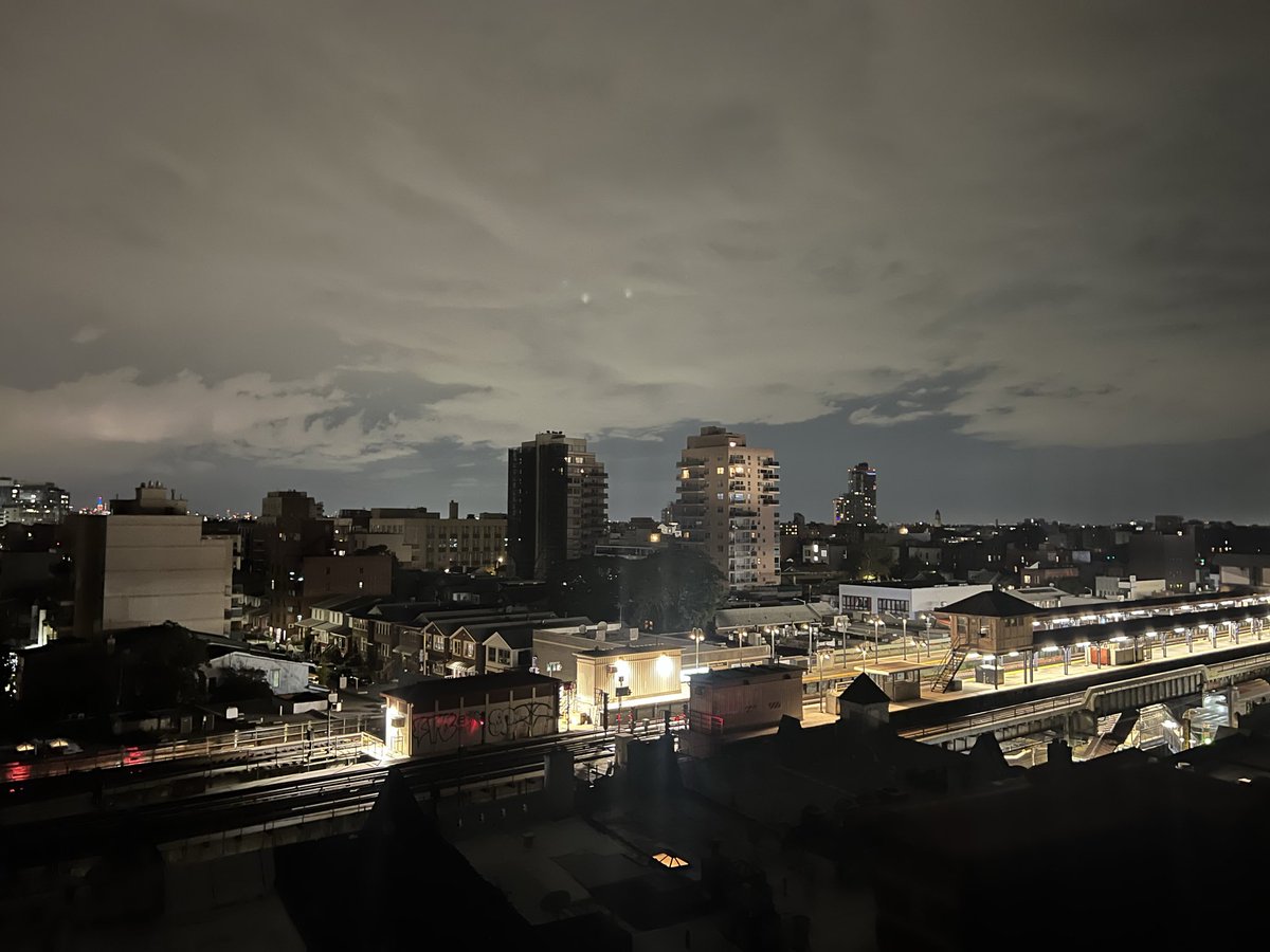 coltonthree's tweet image. scrolling social media has damaged my brain in ways that are genuinely so difficult to articulate here’s some photos from nyc