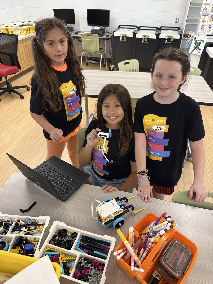 Ms. Tiffany Achiu tweet media